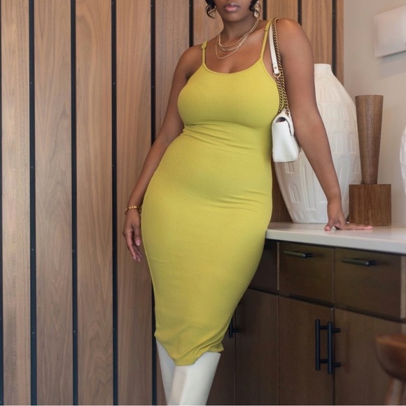 BYEGREIS | Ribbed Midi Dress - Picture 1 of 8